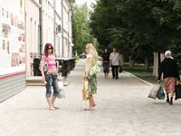 Feet - Katya A + Olga - 2007-12-03 Barefoot trips to Russian towns. Ryazan