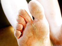 Feet - Katya A + Olga - 2007-12-03 Barefoot trips to Russian towns. Ryazan