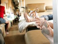 Feet - Katya A + Olga - 2007-12-03 Barefoot trips to Russian towns. Ryazan