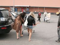 Feet - Katya B + Unknown blonde - 2011-01-14 Mega mall shopping