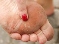 Feet - Katya B + Unknown blonde - 2011-01-14 Mega mall shopping