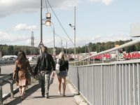 Feet - Katya B + Unknown blonde - 2011-01-14 Mega mall shopping