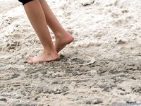 Feet - Katya E - 2011-03-27 Shivering bare feet