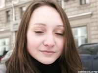 Feet - Katya E - 2011-03-27 Shivering bare feet