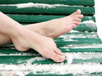 Feet - Katya E - 2011-03-27 Shivering bare feet