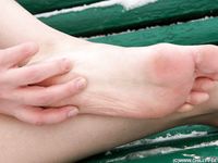 Feet - Katya E - 2011-03-27 Shivering bare feet