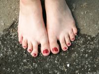 Feet - Kristina B - 2014-07-16 Hot summer Moscow