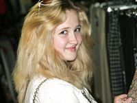 Feet - Ksenia B - 2011-07-02 Different barefoot experience