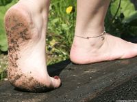 Feet - Ksenia B - 2011-07-02 Different barefoot experience
