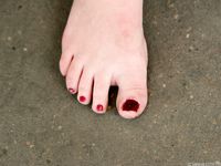 Feet - Ksenia B - 2011-07-02 Different barefoot experience