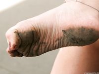 Feet - Ksenia B - 2011-07-02 Different barefoot experience