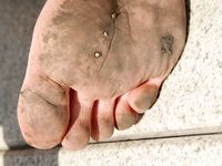 Feet - Ksenia B - 2011-07-02 Different barefoot experience