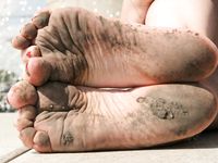 Feet - Ksenia B - 2011-07-02 Different barefoot experience
