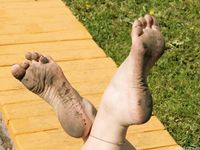 Feet - Ksenia B - 2011-07-02 Different barefoot experience