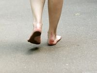 Feet - Ksenia C - 2011-11-14 Barefoot in summer city