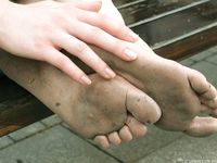 Feet - Ksenia C - 2011-11-14 Barefoot in summer city