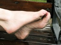 Feet - Ksenia C - 2011-11-14 Barefoot in summer city