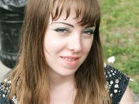 Feet - Ksenia C - 2011-11-14 Barefoot in summer city