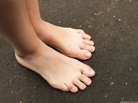 Feet - Ksenia E - 2013-10-26 Summer heat