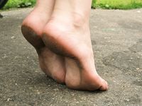 Feet - Ksenia E - 2013-10-26 Summer heat