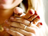 Feet - Ksusha A + Ira - 2008-05-04 Barefoot trips to Russian towns. Kamyshino