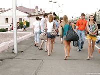 Feet - Ksusha A + Ira - 2008-05-04 Barefoot trips to Russian towns. Kamyshino