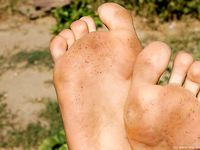 Feet - Ksusha A + Ira - 2008-05-04 Barefoot trips to Russian towns. Kamyshino