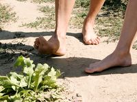 Feet - Ksusha A + Ira - 2008-05-04 Barefoot trips to Russian towns. Kamyshino