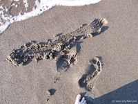 Feet - Lena + Helen G - 2006-03-31 Barefoot girls in Turkey