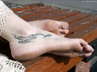 Feet - Lena + Nastya + Alla - 2003-10-15 A weekend in the park