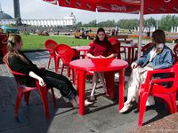 Feet - Lena + Nastya + Alla - 2003-10-15 A weekend in the park