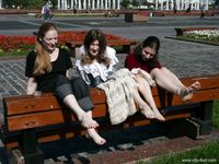 Feet - Lena + Nastya + Alla - 2003-10-15 A weekend in the park