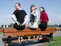 Feet - Lena + Nastya + Alla - 2003-10-15 A weekend in the park