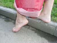 Feet - Lena A - 2004-04-14 Summer memories on the streets