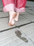 Feet - Lena A - 2004-04-14 Summer memories on the streets