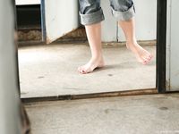 Feet - Lena D + Dina - 2008-08-04 Barefoot trip to Mytishi