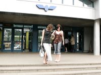 Feet - Lena D + Dina - 2008-08-04 Barefoot trip to Mytishi