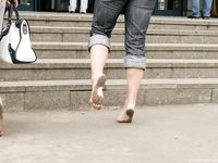 Feet - Lena D + Dina - 2008-08-04 Barefoot trip to Mytishi