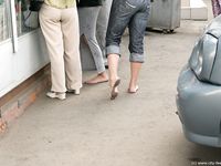 Feet - Lena D + Dina - 2008-08-04 Barefoot trip to Mytishi