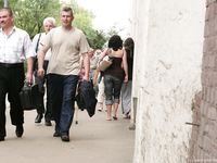 Feet - Lena D + Dina - 2008-08-04 Barefoot trip to Mytishi