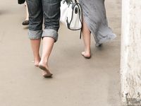 Feet - Lena D + Dina - 2008-08-04 Barefoot trip to Mytishi