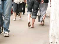 Feet - Lena D + Dina - 2008-08-04 Barefoot trip to Mytishi