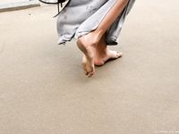 Feet - Lena D + Dina - 2008-08-04 Barefoot trip to Mytishi