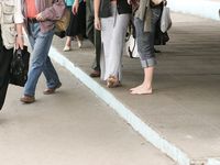 Feet - Lena D + Dina - 2008-08-04 Barefoot trip to Mytishi