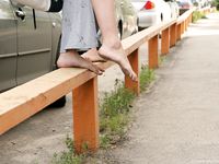 Feet - Lena D + Dina - 2008-08-04 Barefoot trip to Mytishi