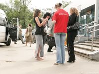Feet - Lena D + Dina - 2008-08-04 Barefoot trip to Mytishi