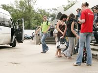 Feet - Lena D + Dina - 2008-08-04 Barefoot trip to Mytishi