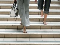 Feet - Lena D + Dina - 2008-08-04 Barefoot trip to Mytishi