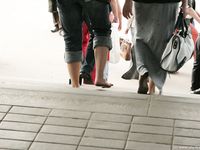 Feet - Lena D + Dina - 2008-08-04 Barefoot trip to Mytishi