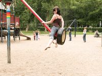 Feet - Lena D + Dina - 2008-08-04 Barefoot trip to Mytishi
